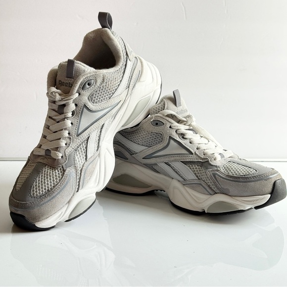 Reebok Men’s Retro Classic Sneakers Size 10.5 Grey Beige Mesh Suede Comfort - Picture 5 of 10